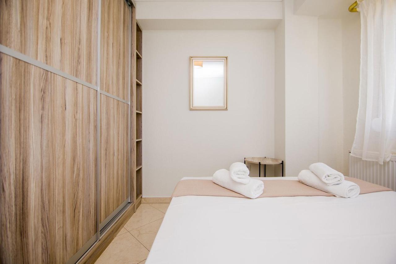 Kasta Bnb Ofrínion エクステリア 写真